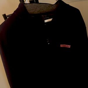 Vineyard vines pull over